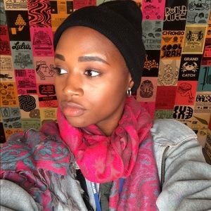 Meet your Posher, Niara